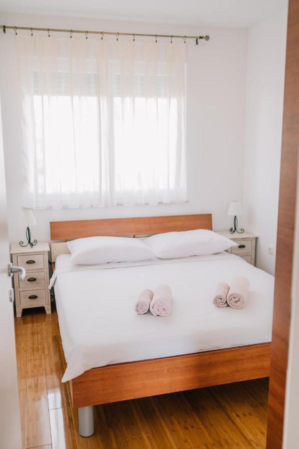 Apartman Petra Traù Esterno foto